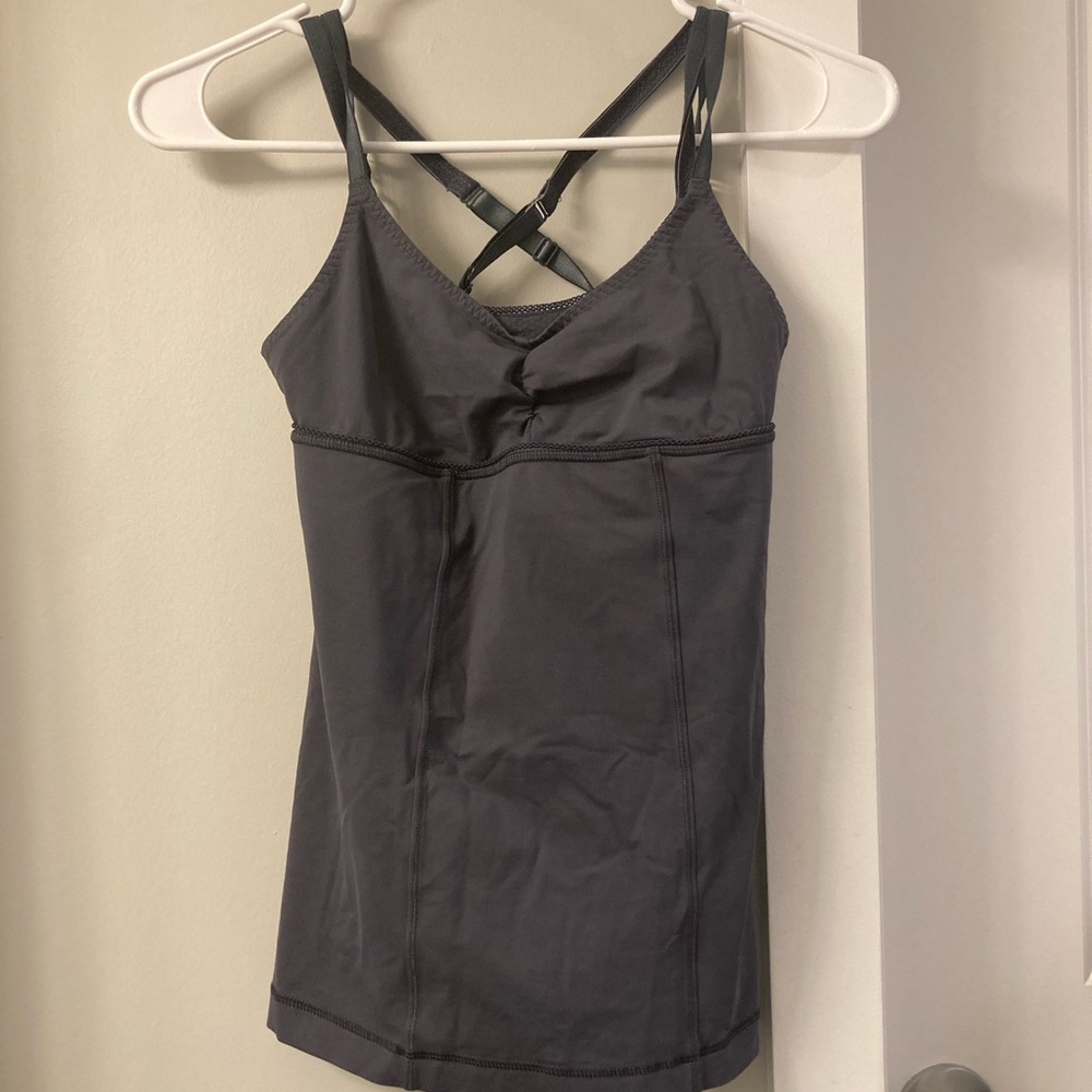 Tank top w/ built in bra - S